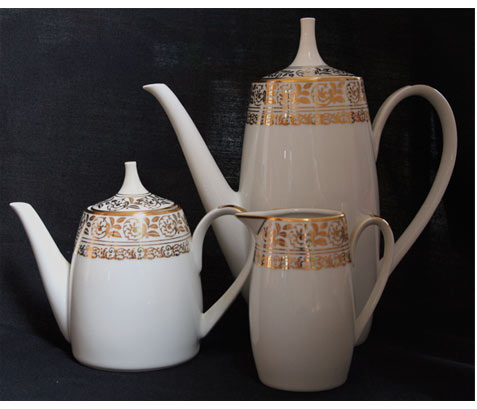 Graf von Henneberg Porzellan Kaffekanne, Teekanne, Milchgießer