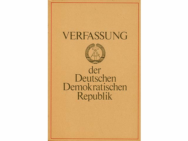 Konvolut "Verfassungen der DDR und ihre Entstehung/Vorläufer". 12 Titel. 